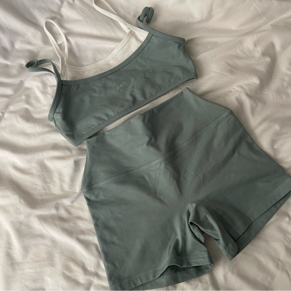 Set Active Form Cloud Double Scoop Bra Set
